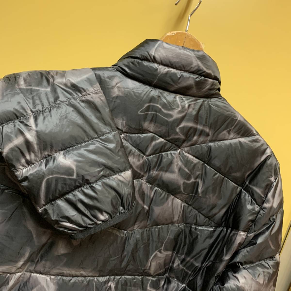 ★未使用/サイズL★PUMA/プーマ★PWR WARM/ダウン90％/迷彩カモフラ/キルティング/立ち襟フルジップ/ライトダウンジャケット★ブラック系