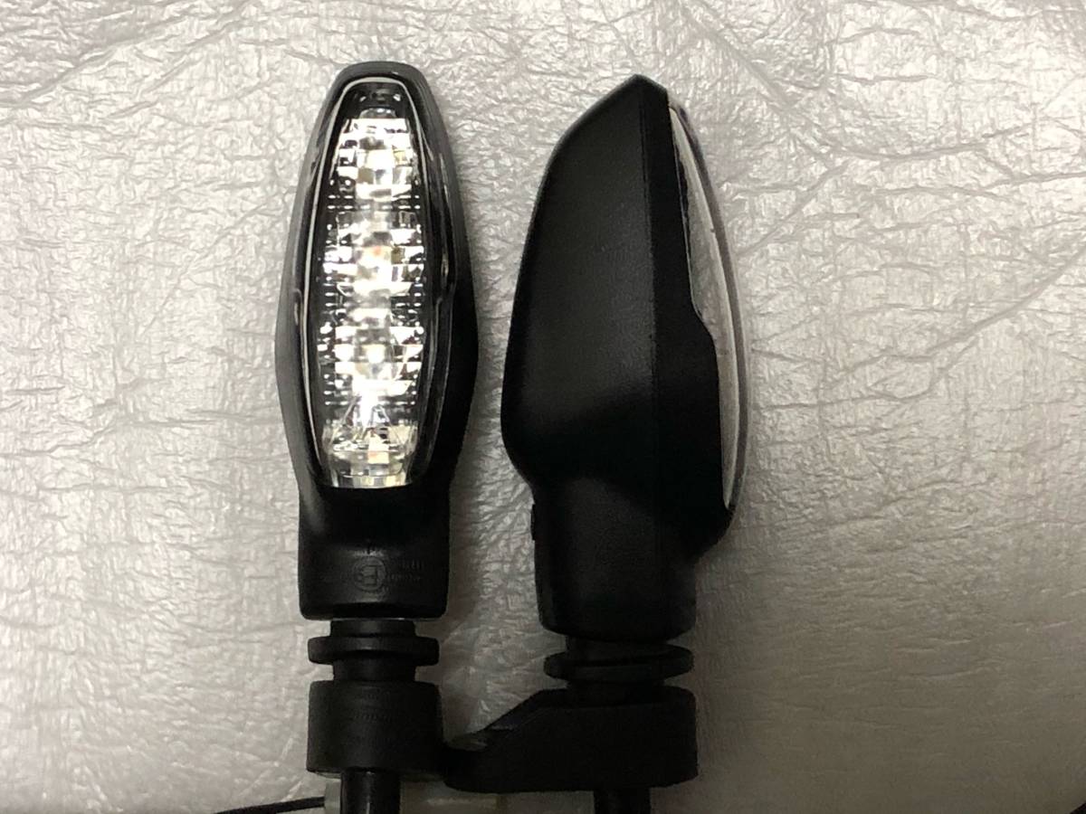 トライアンフ 純正LEDウィンカー（1組） トライアンフ LEDウインカー 純正