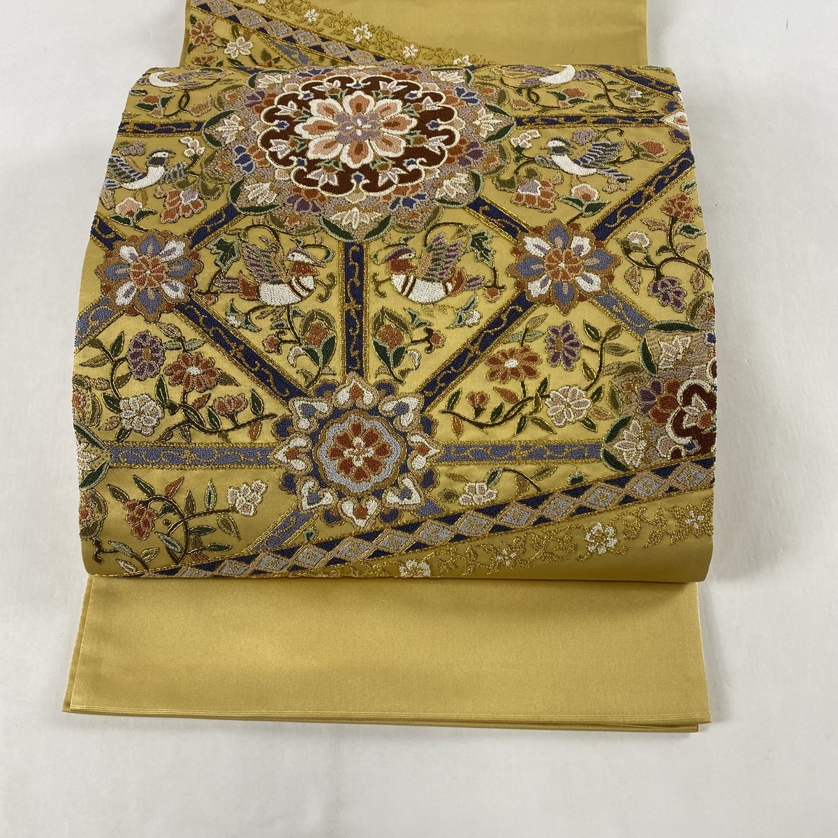 袋帯 金糸 美品 華文 秀品 お太鼓柄 逸品 鳥 箔 正絹 相良刺繍 金色