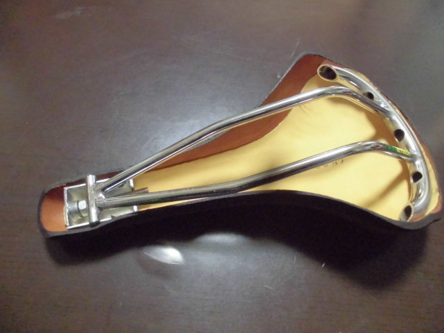 奇跡の新品 Lepper レッパー サドル Voyager ボイジャー Alex Moulton