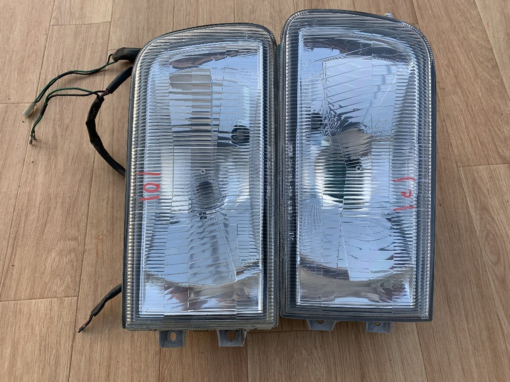 101 DE51V　DF51V　DD51T　エブリィ　エブリ　キャリィ　ヘッドライト ヘッドランプ 左右 　左右セット