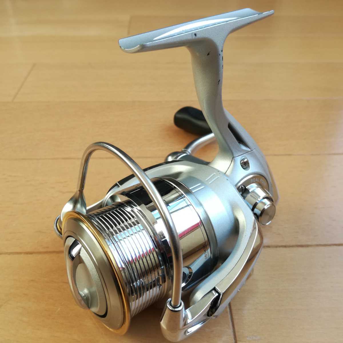 07ルビアス 2506 ダイワ 07 ルビアス 2506 DAIWA LUVIAS スピニングリール 中古