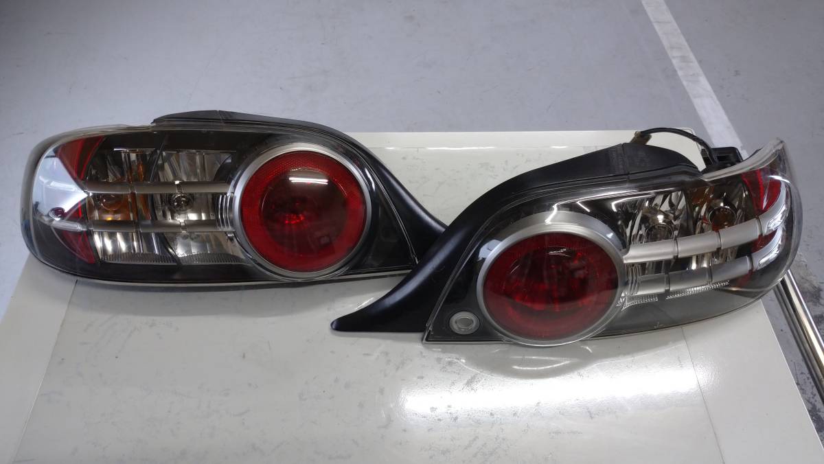 RX－8 前期 テールライト左右 中古