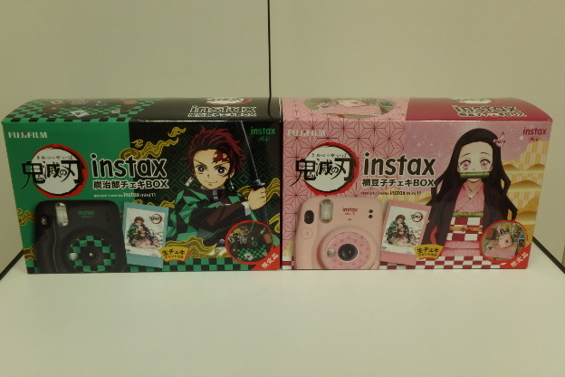 取引市場 新品 チェキ instax mini11 鬼滅の刃BOX(炭治郎・禰豆子) セット