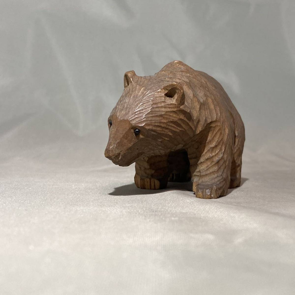 激安な 検 郷土玩具 クマ くま 小さな熊 ガラス目 古い木彫 65 Y 時代物 北海道 八雲 昭和レトロ ビンテージ お土産 民芸品 木工 竹工芸 Labelians Fr