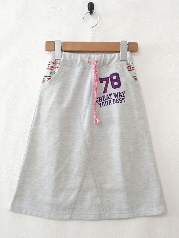 送料198円 B級品 子供服 女の子 イーストブルー 110cm リメイク風変形切替マキシスウェットスカート 裏毛ロング ガールズ 110 105 114cm 売買されたオークション情報 Yahooの商品情報をアーカイブ公開 オークファン Aucfan Com