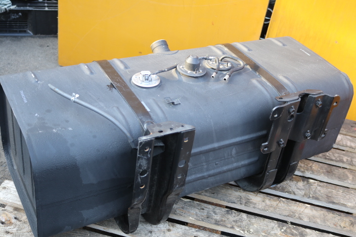日野自動車 レンジャー 純正燃料タンク 100L 新古 日野純正 新車外し 100L 燃料タンク ステ付き 即決価格 【公式通販】