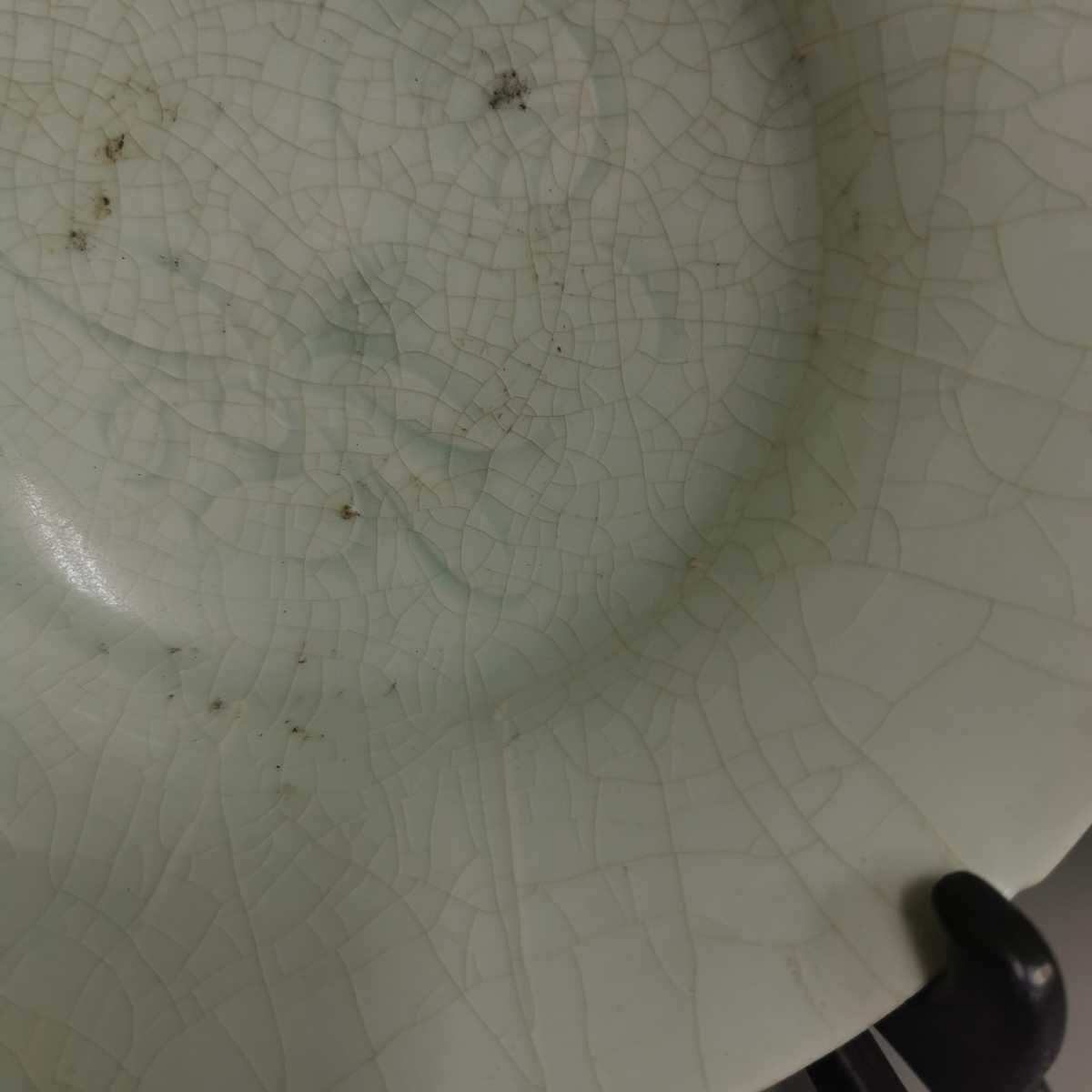 宋時代 湖田窯 影青磁 彫花 開片 茶碗 中国古玩 古陶磁器
