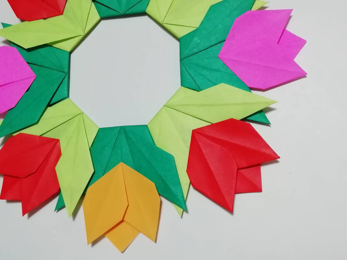 あり 折り紙 チューリップのリース おりがみ 壁面飾り ハンドメイド 折り紙 千代紙 売買されたオークション情報 Yahooの商品情報をアーカイブ公開 オークファン Aucfan Com