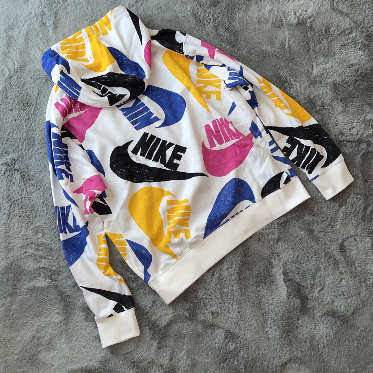 新品 M ナイキ NIKE 総柄 ビッグスウッシュ ビッグロゴ スウェット 新品 正規品 ナイキ NIKE サイズL スウェット 総柄 プルオーバー