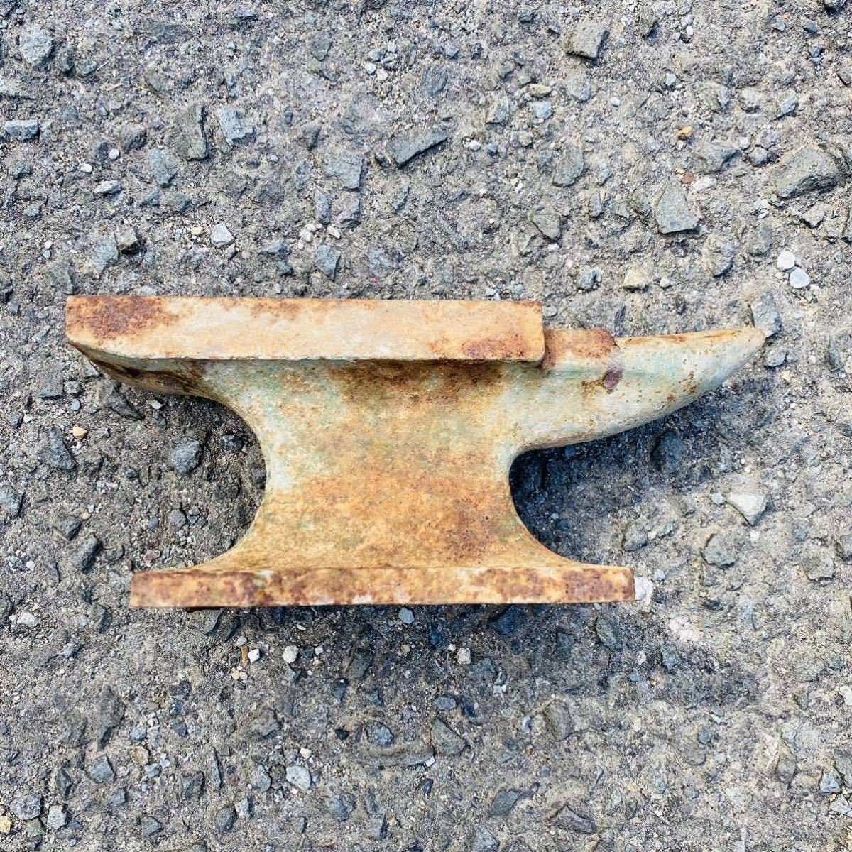 Be643 鉄の台 全長21cm アンビル 金床 鉄床 金工 鍛冶屋 彫金 加工台 鉄製 アイアン 作業台 インダストリアル 飾り台 叩き台 古道具 作業台 売買されたオークション情報 Yahooの商品情報をアーカイブ公開 オークファン Aucfan Com