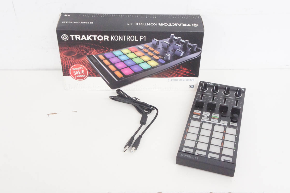 TRAKTOR KONTROL F1 DJコントローラー TRAKTOR Native F1 Traktor