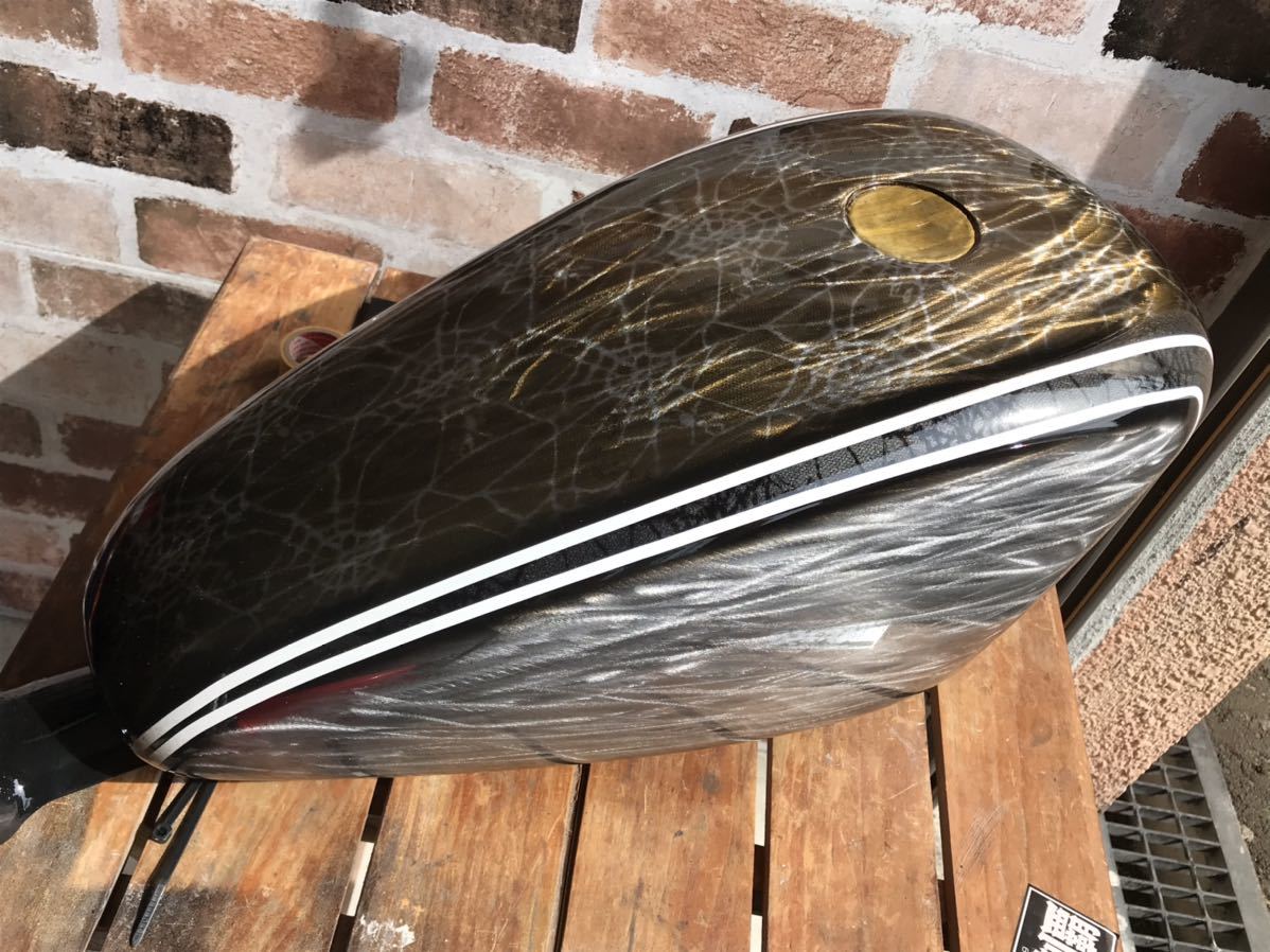 ハーレー　スポーツスター　キャブ 883/1200 タンク　グラインダータトゥ　 used