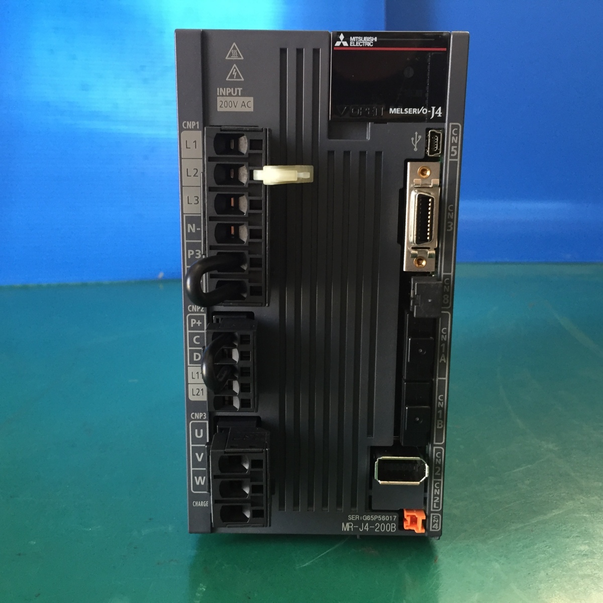 未使用品　MITSUBISHI 三菱ACサーボアンプ MELSERVO-J4シリーズ　MR-J4-200B 2kW SSCNETⅢ/Hインタフェース