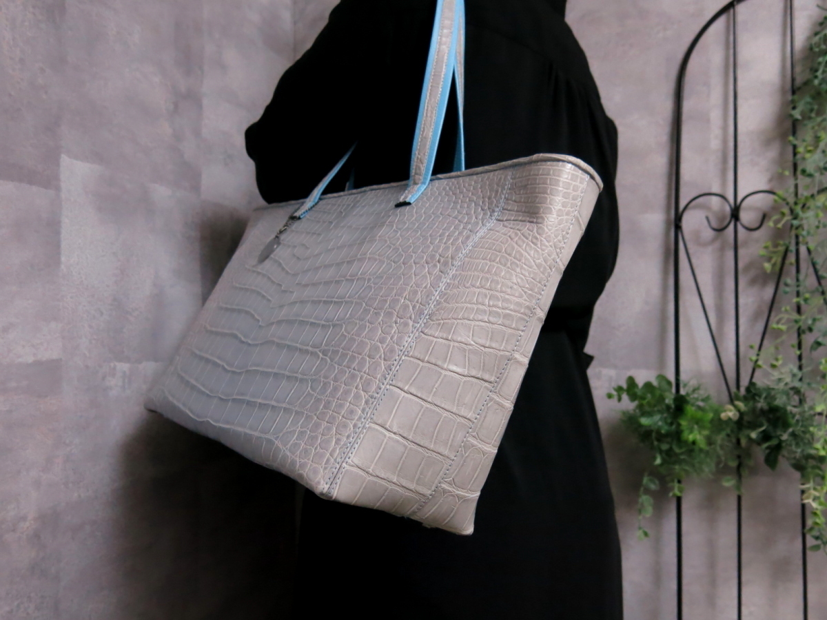 超美品 新品同様○bella borsa ベラ ボルサ○JRA認定○リアル マット 