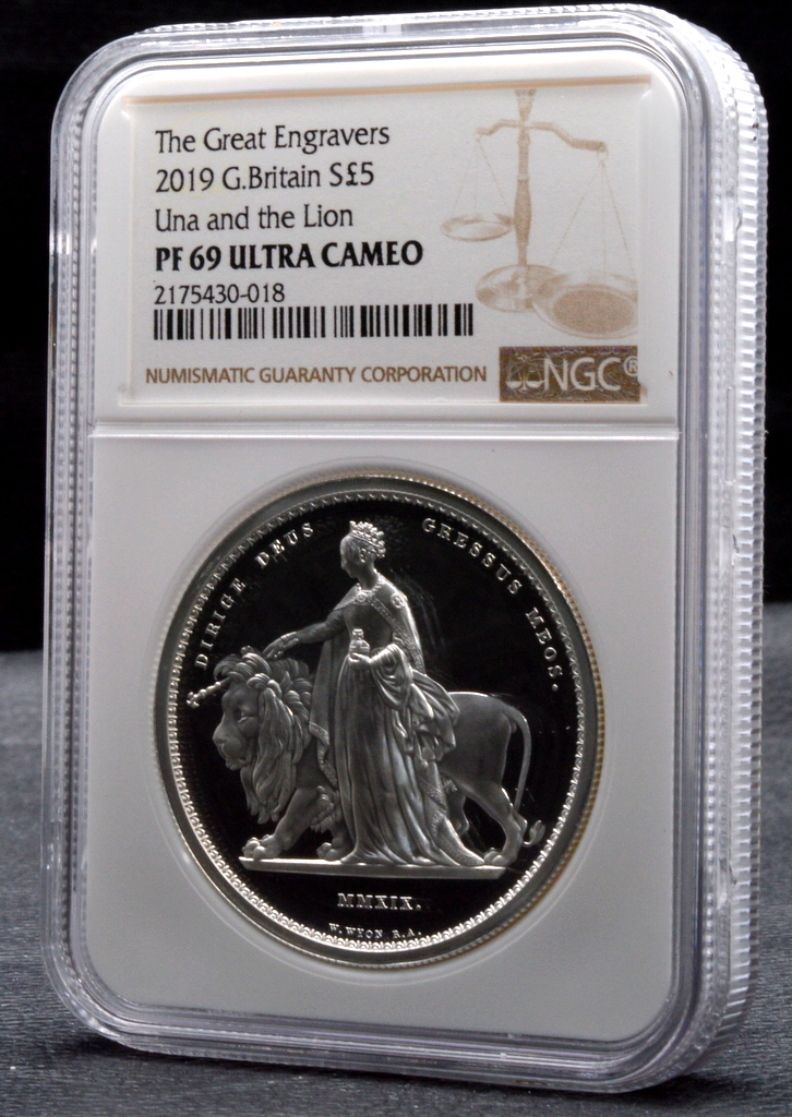 【期間限定25%OFF】同鑑定世界14枚発行2500枚 2009年 イギリス銀貨 本国ウナとライオン】準最高鑑定 2019年 イギリス エリザベス2世 2オンス 5