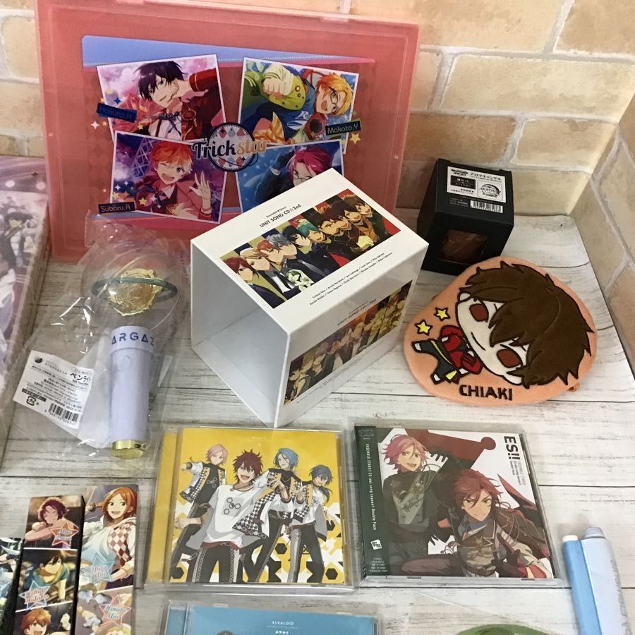 現状 あんさんぶるスターズ オフィシャルワークス Vol 2 あんステ パンフレット Cd ペンライト タペストリー 他 あんスタ コミック アニメグッズ 売買されたオークション情報 Yahooの商品情報をアーカイブ公開 オークファン Aucfan Com