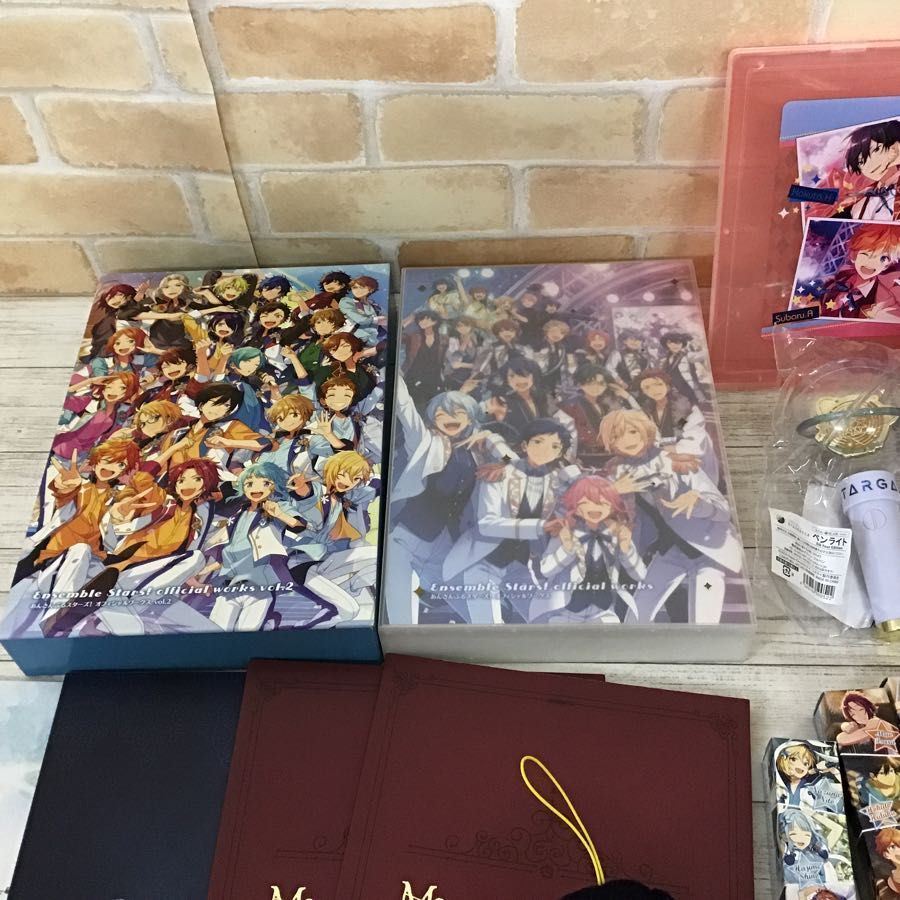 現状 あんさんぶるスターズ オフィシャルワークス Vol 2 あんステ パンフレット Cd ペンライト タペストリー 他 あんスタ コミック アニメグッズ 売買されたオークション情報 Yahooの商品情報をアーカイブ公開 オークファン Aucfan Com