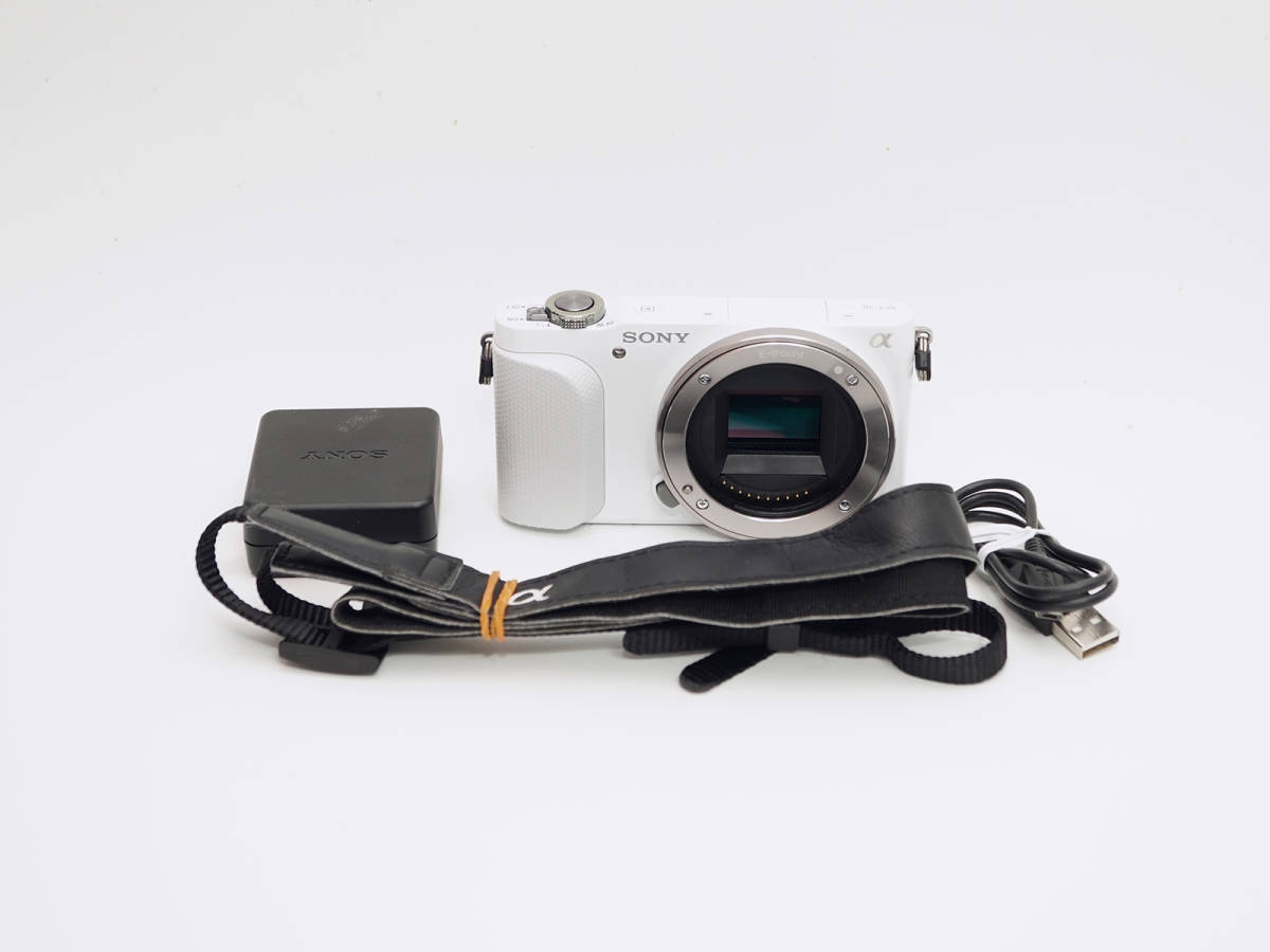 送料無料 SONY デジタル一眼 NEX-3 F2.8 16mm単焦点レンズ付き SONY