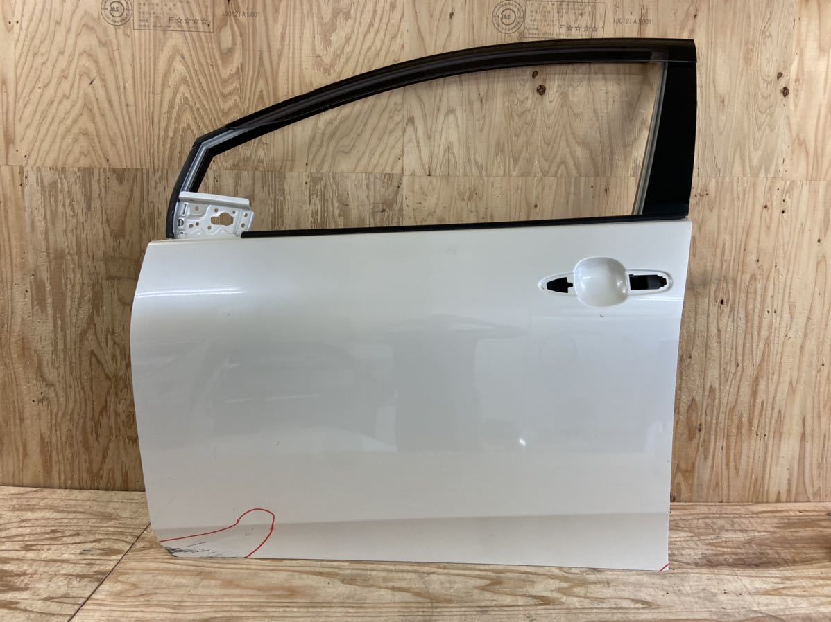 R30414 プリウス ZVW50 純正 フロント ドア 左 パール 凹あり