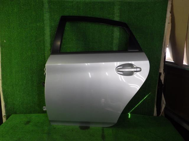 プリウス　ZVW30　左リアドアAssy