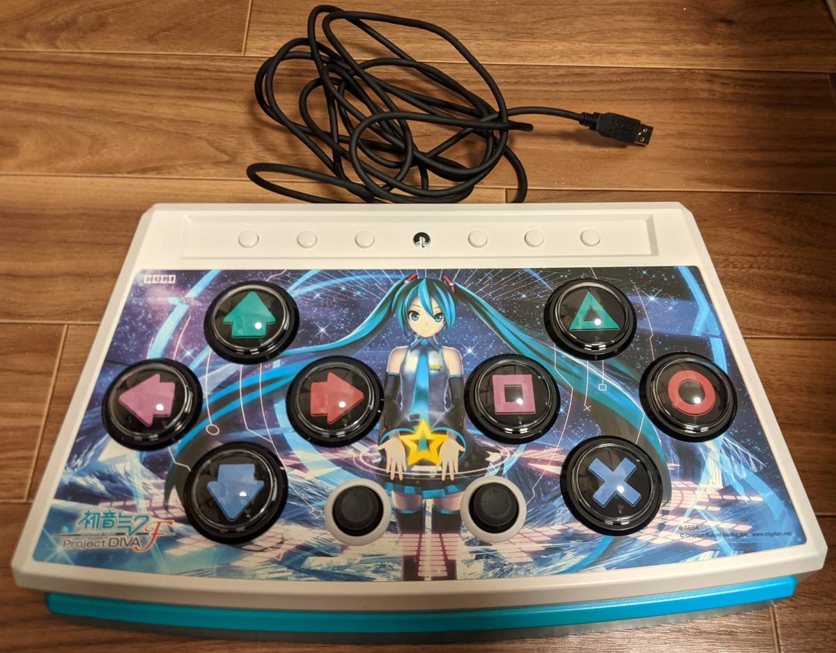 美品 PS3 初音ミク -プロジェクト ディーヴァ- F 専用ミニコントローラ (ホワイト) 新品オリジナルクリーニングクロス同梱
