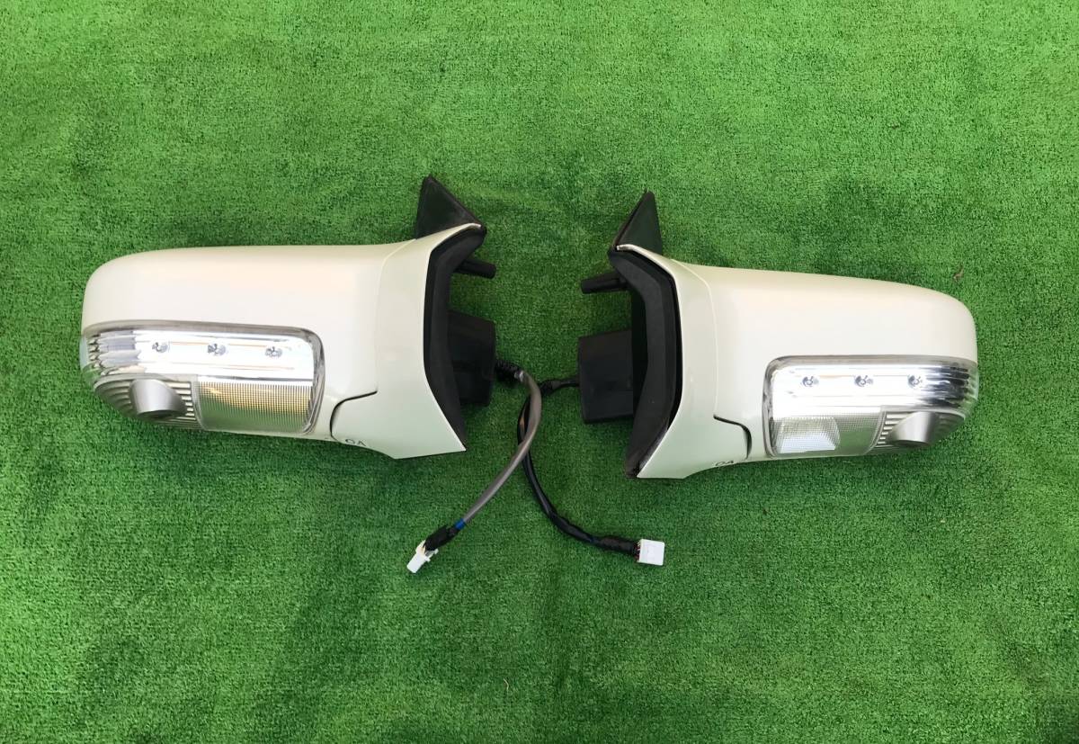 【正規品，本物保証】 E51 エルグランド 後期 ハイウェイスター ドアミラー アラウンドカメラ 付き 左右セット パールホワイト 良品(ドアミラー)｜売買されたオークション情報、yahooの商品情報をアーカイブ公開 - 日産用