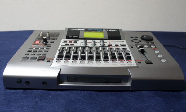 簡易動作確認済】BOSS BR-1180CD br_1180_angle_main.jpg