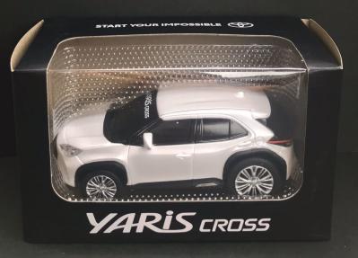 非売品 トヨタ☆ヤリス クロス プルバックカー ミニカー☆ホワイト