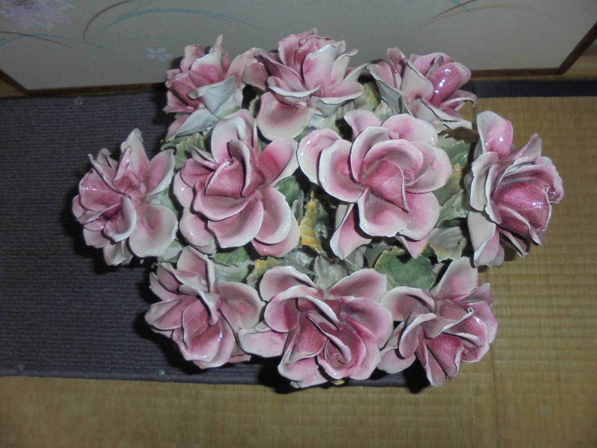 カポディモンテ 薔薇 花籠 陶花 置物 イタリア製 フラワーバスケット