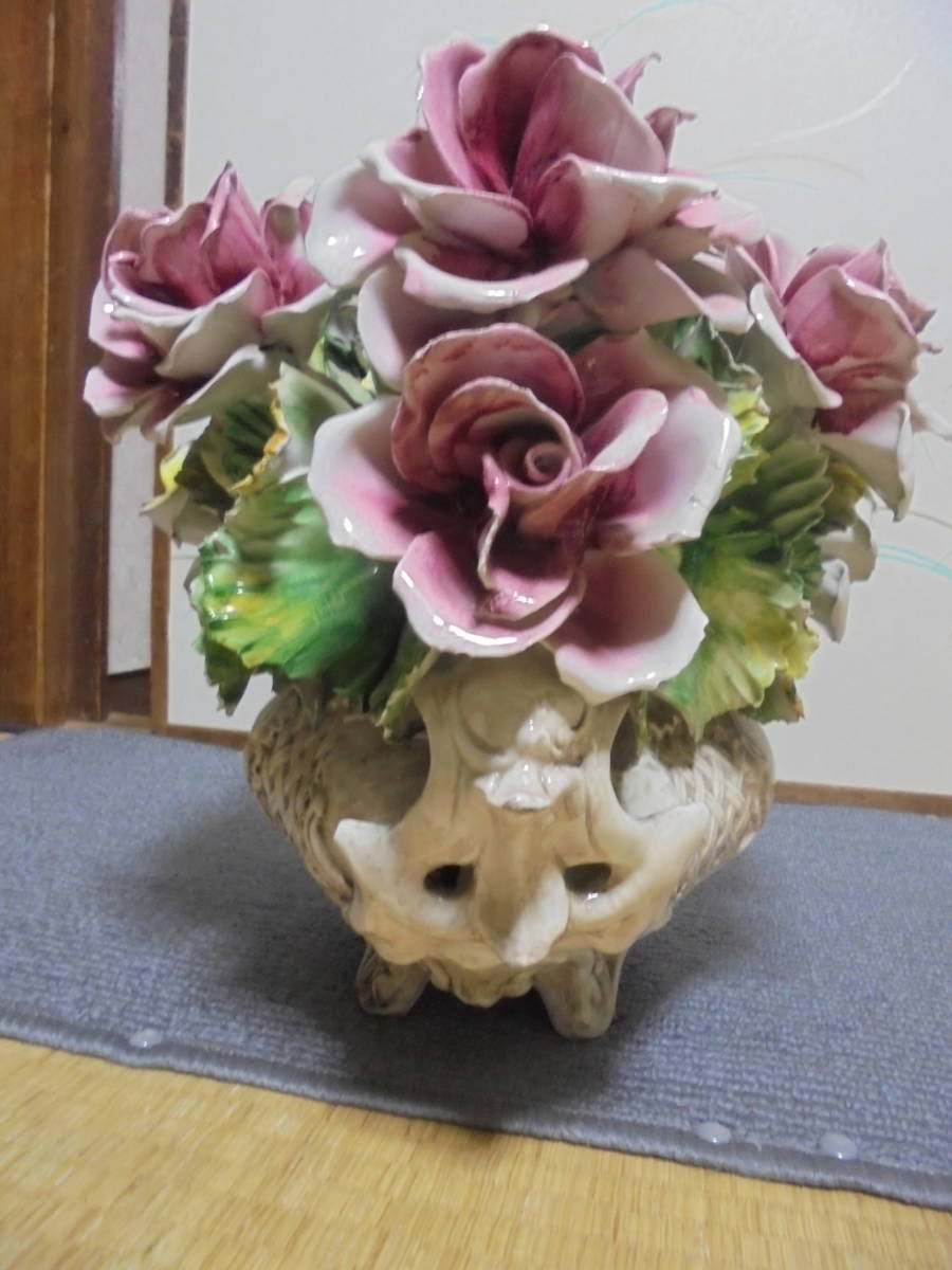 カポディモンテ 薔薇 花籠 陶花 置物 イタリア製 フラワーバスケット