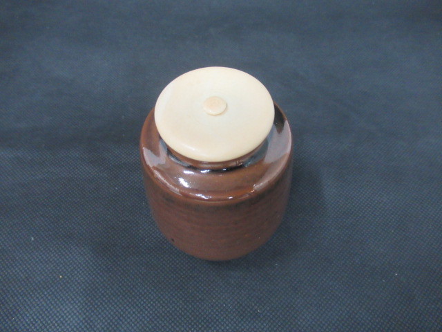茶道具 加藤唐三郎造 肩衝茶入 古瀬戸 仕覆付 共箱 : 共箱あり Y09-25-A 古瀬戸肩衝茶入 V 袱紗付 茶道具！古瀬戸 肩衝 茶入！市松模様宝尽間道！『加藤 R6227