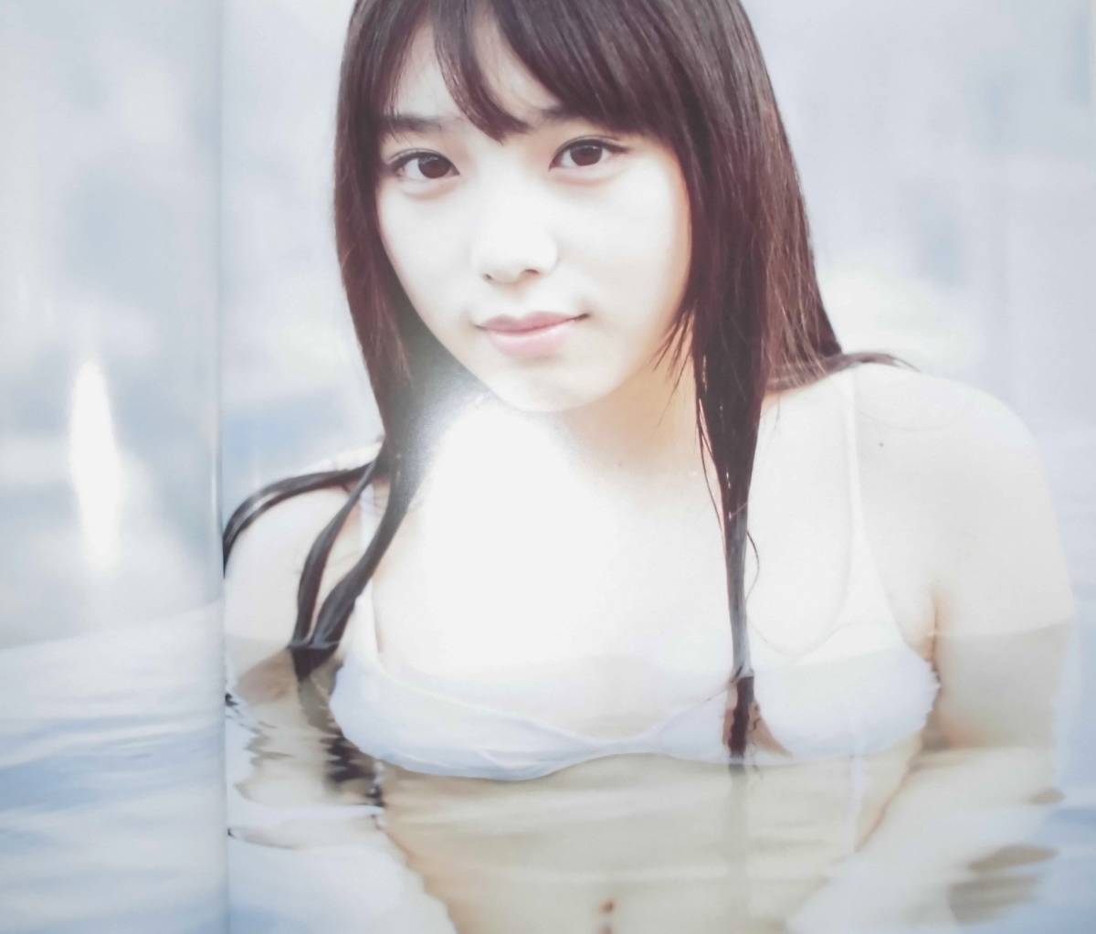 与田祐希 写真集 日向の温度 初版 送料198円 や行 売買されたオークション情報 Yahooの商品情報をアーカイブ公開 オークファン Aucfan Com