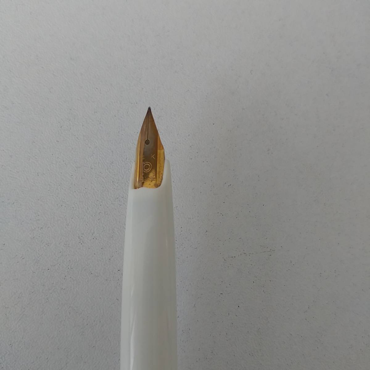 プラチナ 万年筆 14K 細字 刻印あり 花柄 ②