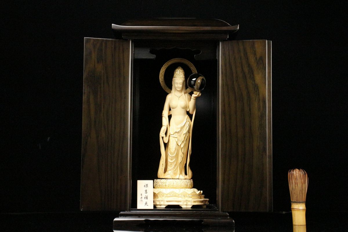LIG 李建作 檜 細密彫刻 水晶宝珠 裸吉祥天像 33㎝ 木製厨子 共箱 証書
