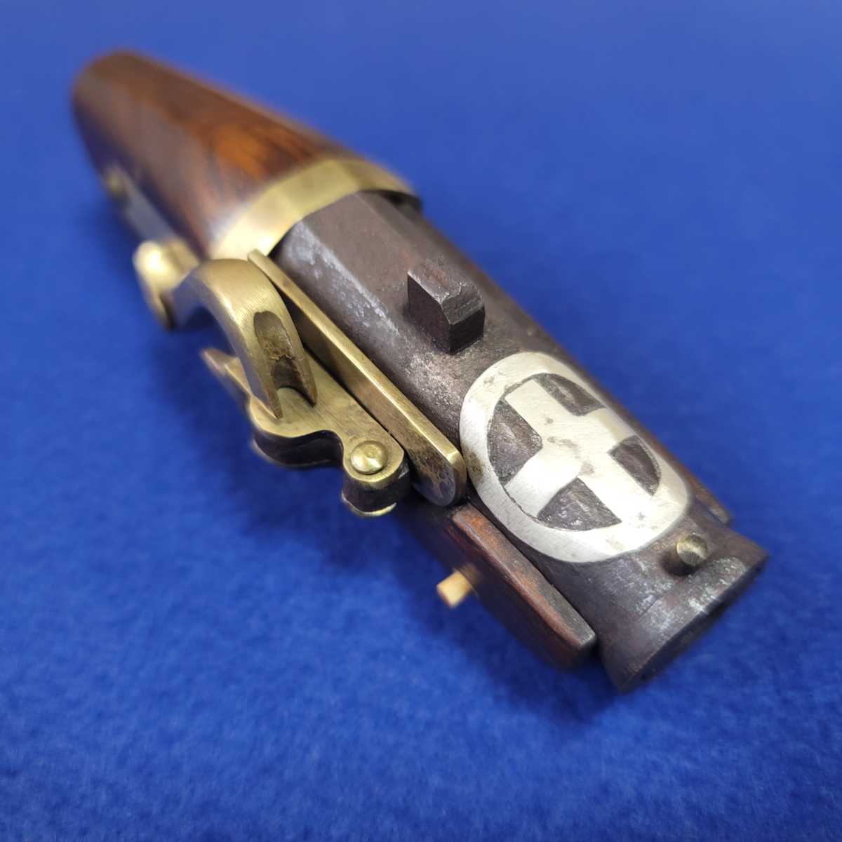 火皿等が可動します 根付 型 火縄銃 日本の鋳鉄製文鎮 日本 Etsy - 火縄銃「種子島」 - 彫刻・オブジェ