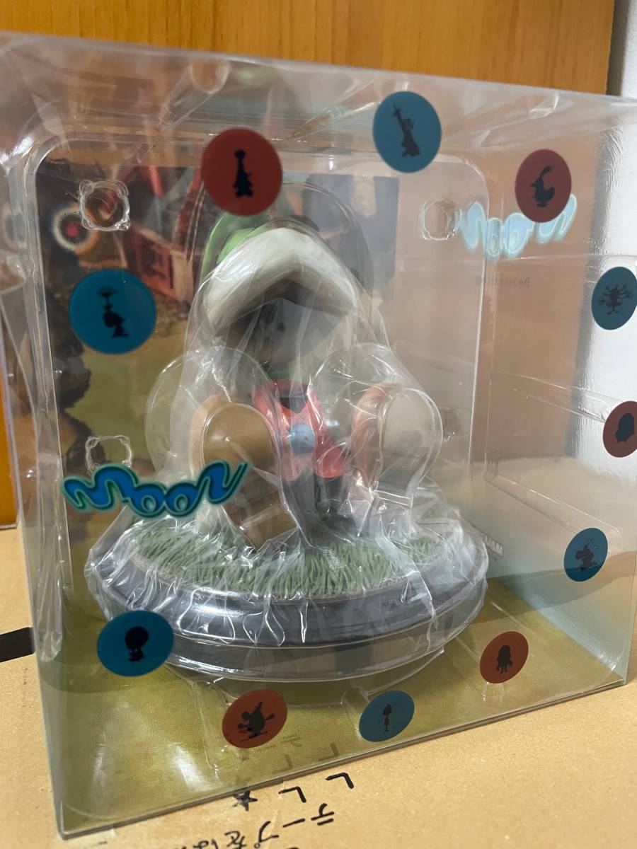 新品未開封 豆魚雷 moon 透明の少年 フィギュア