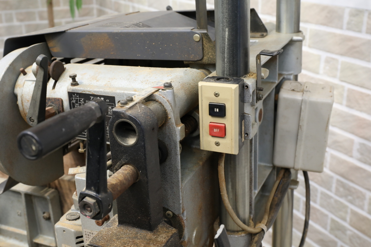 RYOBI 公式通販 ☆動作〇☆ 耕運機 ウィンチ 芝刈機 LM-2300 京セラインダストリアルツールズ 動作品 D1189☆地域限定販売品☆軒先渡し☆リョービ☆RYOBI☆カマアリホゾ取り エンジンカルチベータ RCVK-4250 RCVK-4200 2サイクル エンジン 送料無料