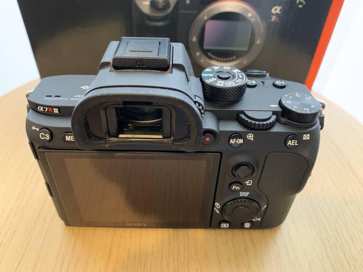 SONY α7RIII ショット数100【美品】 【公式通販】