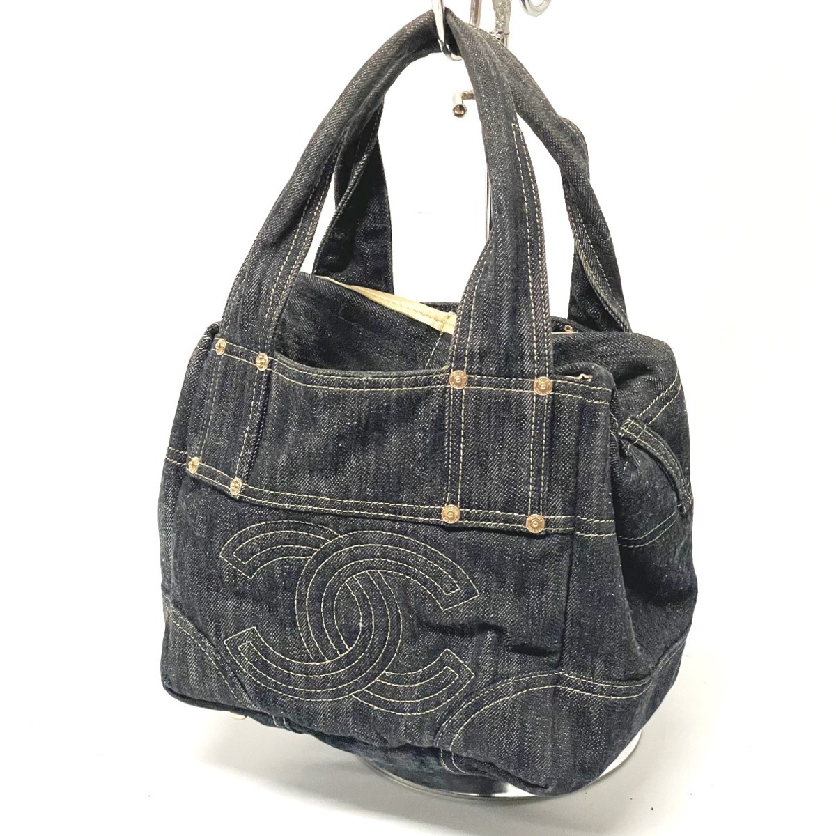 定番人気，本物保証 CHANEL シャネル スパークリング デニムバッグ 10番台 8桁 ハンドバッグ ココマーク 紺 青 レディース /T2(ハンドバッグ)｜売買されたオークション情報、yahooの商品情報をアーカイブ公開 - オー かばん、バッグ