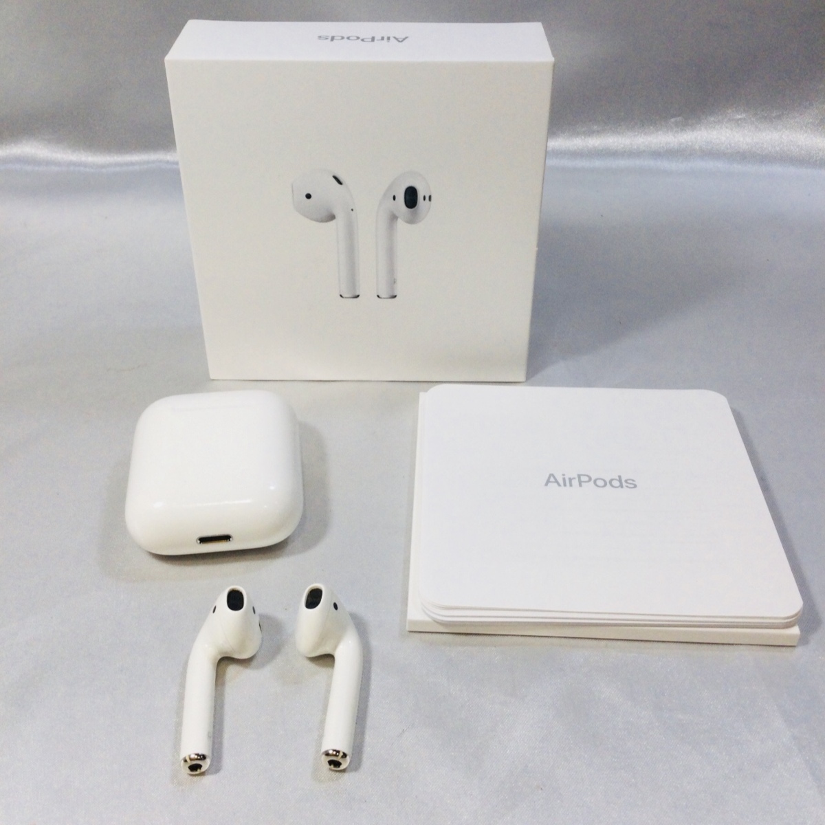 ワイヤレスイヤホン AirPods MMEF2J⁄A 第1世代 Appleアップル AirPods