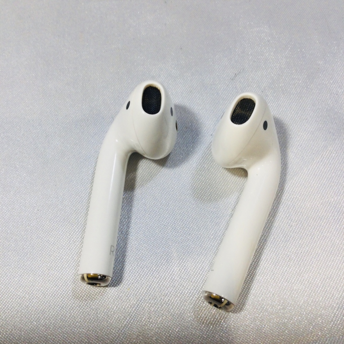 ワイヤレスイヤホン AirPods MMEF2J⁄A 第1世代 Appleアップル AirPods