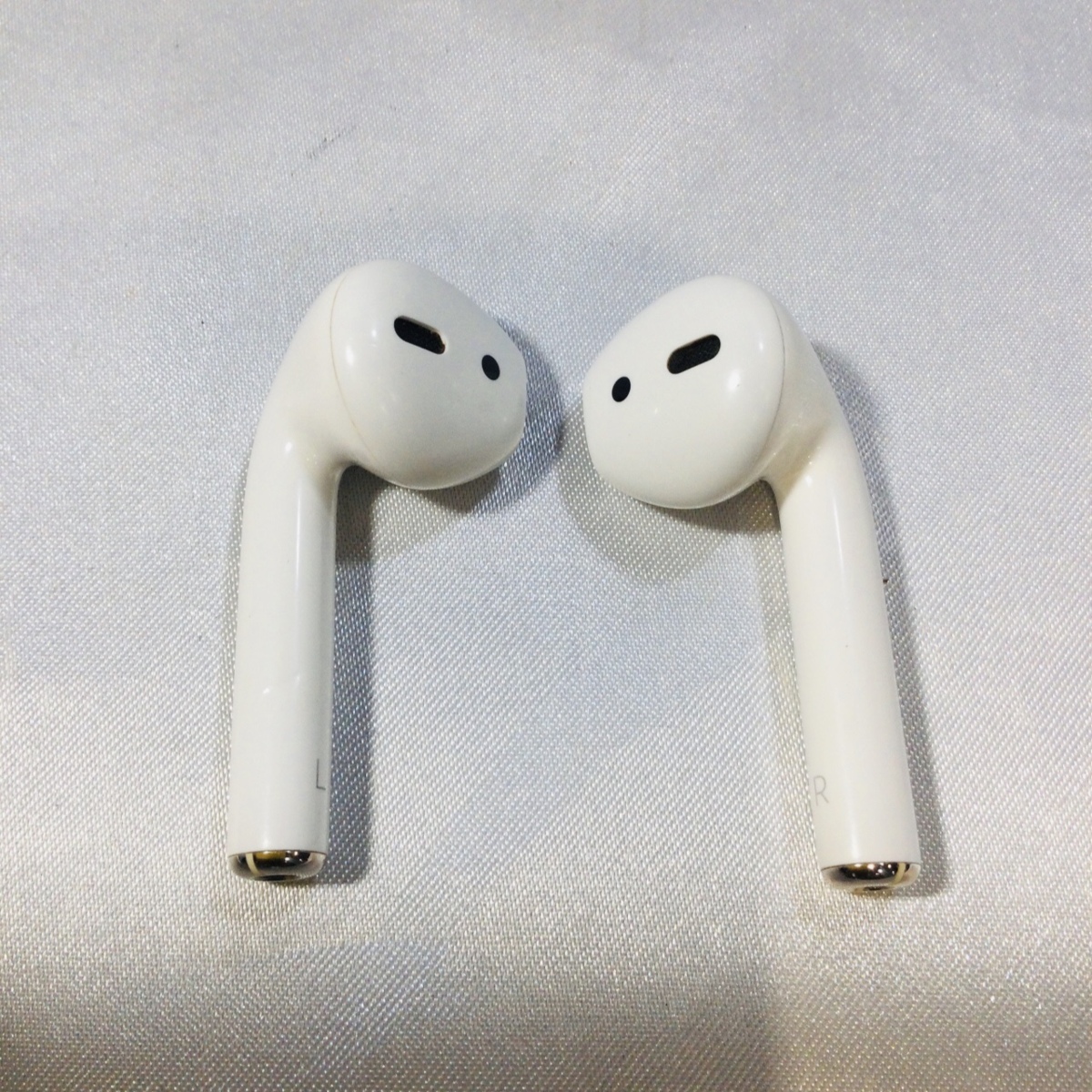 ワイヤレスイヤホン AirPods MMEF2J⁄A 第1世代 Appleアップル AirPods
