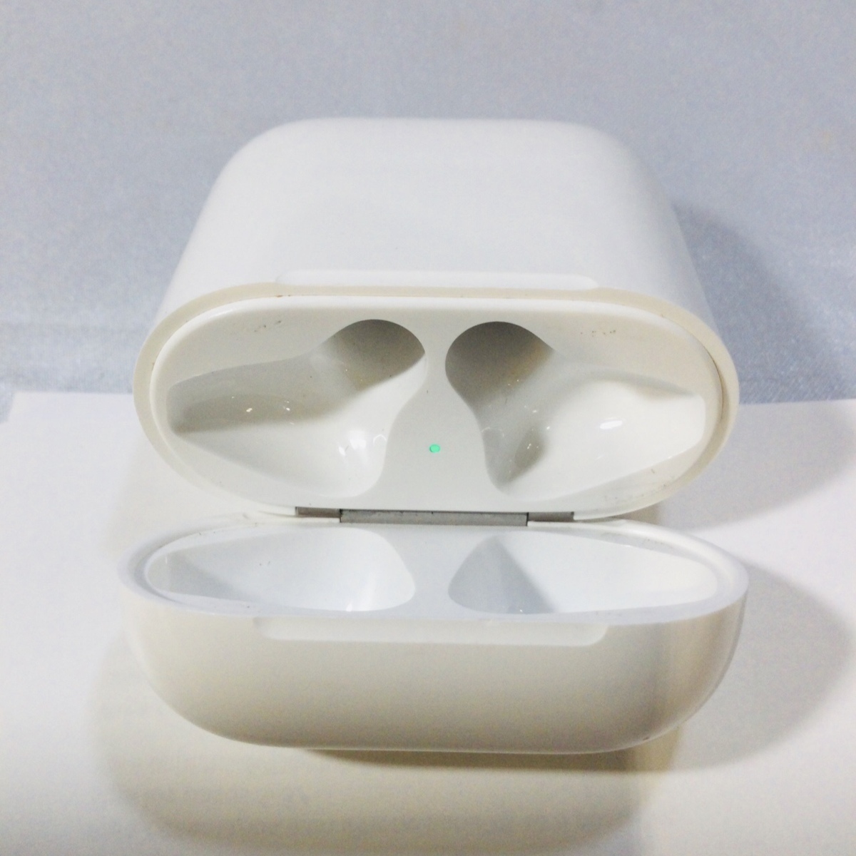 ワイヤレスイヤホン AirPods MMEF2J⁄A 第1世代 Appleアップル AirPods