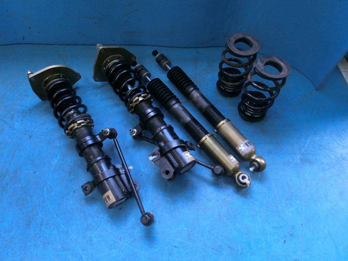 １４ＲＳ 中古 日産 キューブ キュービック BGZ11 RUSH ラッシュ 車高調 ショック抜け 腐食 ジャンク品 BGZ11 キューブキュービック（日産）の価格・スペック情報