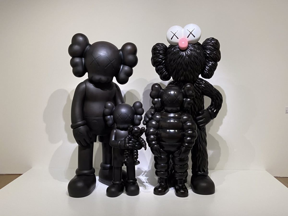 KAWS FAMILY BLACK カウズ メディコムトイ MEDICOM TOY ) BE@RBRICK