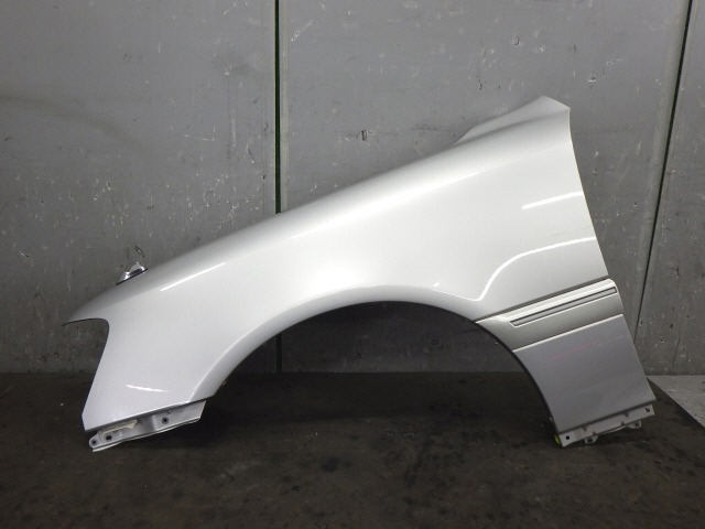 ★ 即決 H15年 17 クラウン JZS171 左 フロント フェンダー シルバー 1C0 助手席側 ※個人宅配送不可(福山通運営業所止め)[ZNo:03008748]