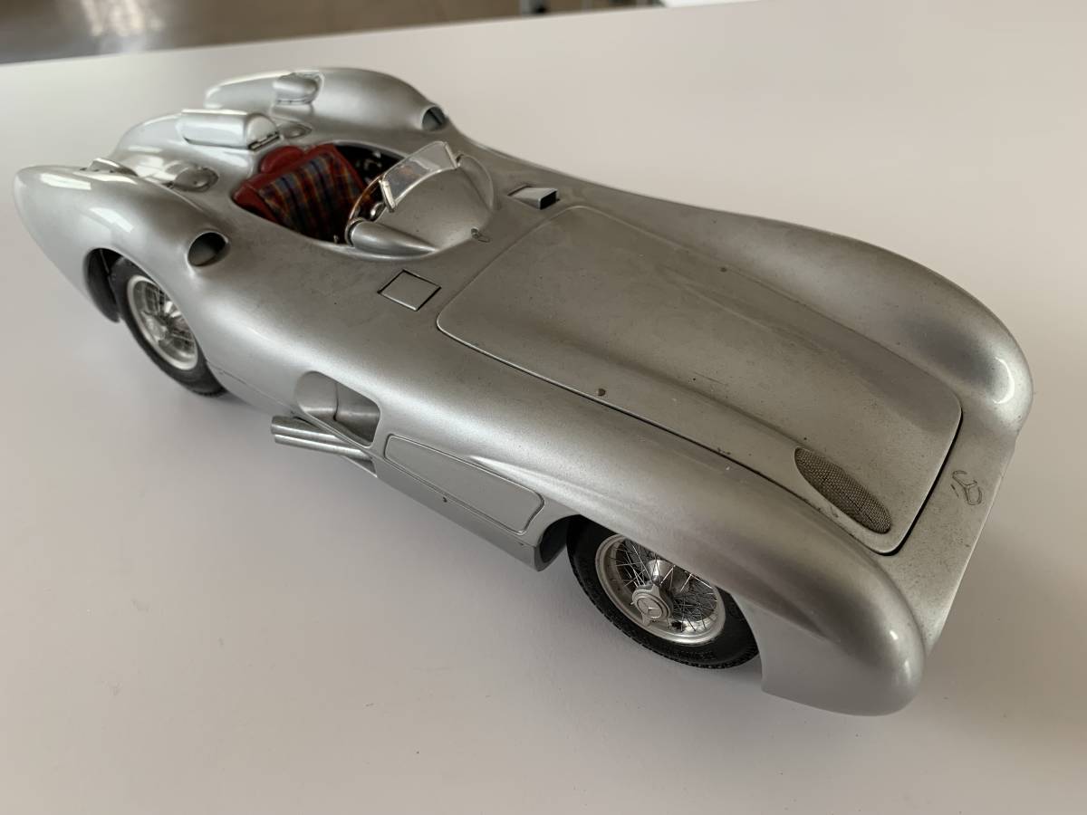 CMC 1/18 1954 1955 Mercedes-Benz W196R 【訳あり】 CMC 1:18