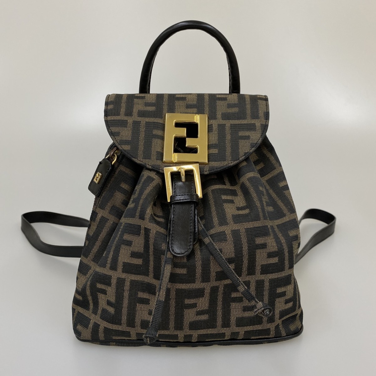 期間限定【FENDIフェンディ】ズッカ柄 折り畳み エコバッグ ハンド