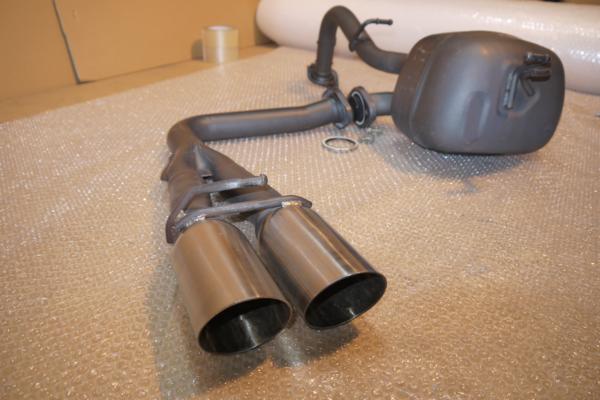トヨタ ヴィッツ SCP90/NCP91：モデリスタセンター出しマフラー(社外品